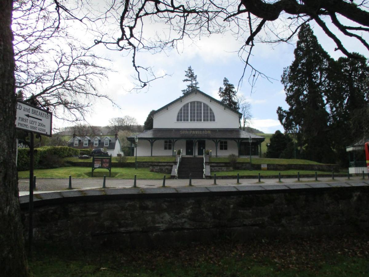 White Lodge B&B Strathpeffer Exterior foto